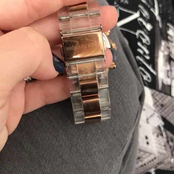 Michael Kors rose gold and clear watch - Picture 2 of 4